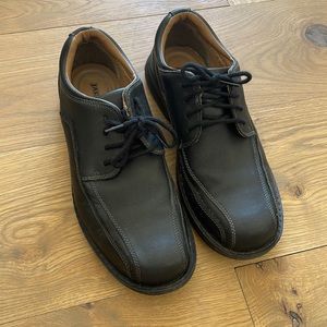 Jarman Men’s size 11 black dress shoe